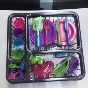 28-teiliges Geschirrspielzeug für Mädchen bunt in einer Box