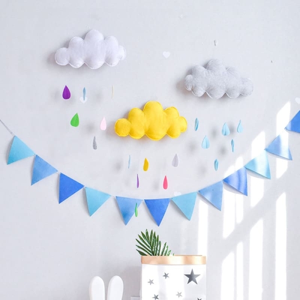 Wanddekoration aus Plüsch für ein modisches Mädchenzimmer in einem Haus