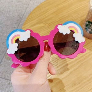 Brillen mit Regenbogenmotiv für modische Mädchen