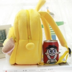 Weicher Pat Pat Patrol Kindergarten-Rucksack in Gelb für Mädchen auf einem Tisch