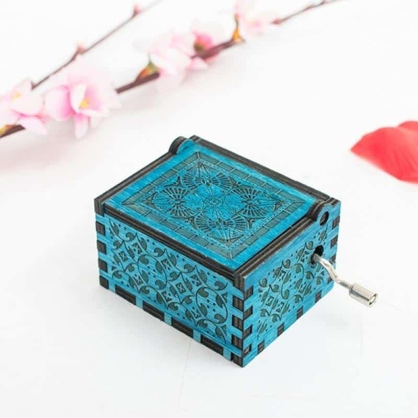 Harry Potter Spieluhr aus geschnitztem Holz für Mädchen. Gute Qualität, sehr originell auf einem Tisch.