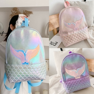 Meerjungfrauen-Rucksack für kleine Mädchen in mehreren Farben in einem Haus