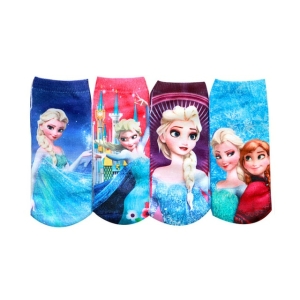 Ein Paar Socken für Mädchen mit Schneekönigin-Motiv
