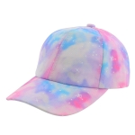 Mütze für Mädchen mit Sternmotiv auf einem Farbverlauf von Rosa, Blau und Weiß