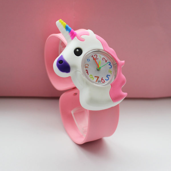 83921-fzxwep.jpg Uhr mit Silikonarmband und Einhorn-Zifferblatt in Rosa und Weiß