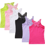 6 verschiedenfarbige Tank Tops diagonal aufgereiht